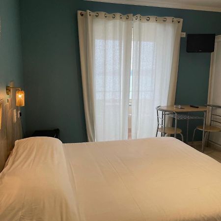 Au Tapis De Sable Hotel Saint-Cyr-sur-Mer Eksteriør billede