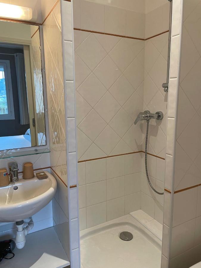 Au Tapis De Sable Hotel Saint-Cyr-sur-Mer Eksteriør billede