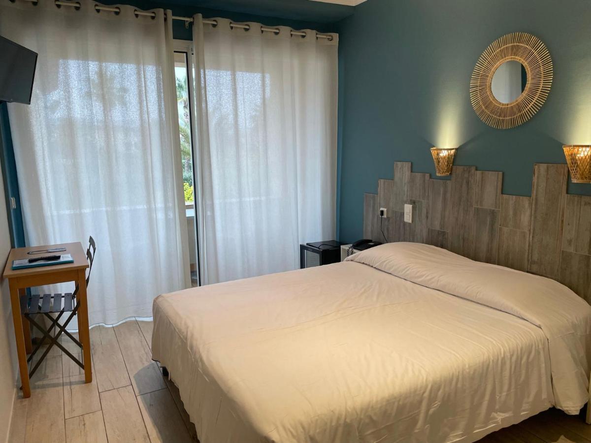 Au Tapis De Sable Hotel Saint-Cyr-sur-Mer Eksteriør billede