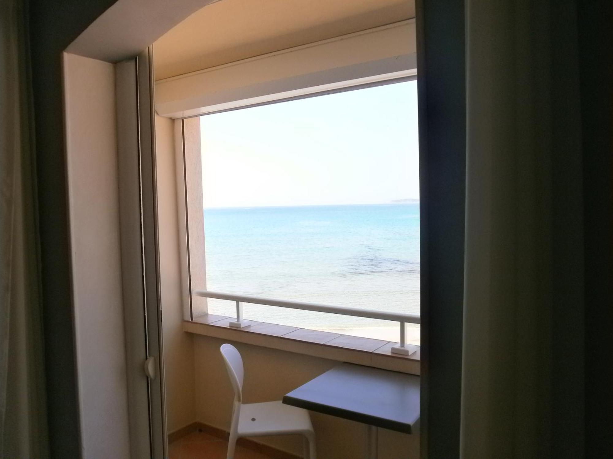 Au Tapis De Sable Hotel Saint-Cyr-sur-Mer Værelse billede